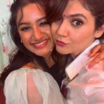 Sherin Instagram - 👩‍🍳👩‍🍳 Costumes - @labelswarupa Make up - @jiyamakeupartistry Hair - @mani_stylist_ Jewellery - @original_narayanapearls #cwc #cookwithcomali #cookwithcomali #cooking #vijaytelevision