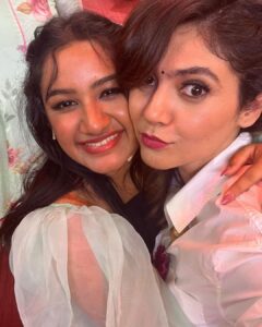 Sherin Instagram - 👩‍🍳👩‍🍳 Costumes - @labelswarupa Make up - @jiyamakeupartistry Hair - @mani_stylist_ Jewellery - @original_narayanapearls #cwc #cookwithcomali #cookwithcomali #cooking #vijaytelevision