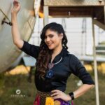 Sherin Instagram – There were, in fact, snakes on this plane 😓

Photographer – @crackjackphotography 
Costumes – @labelswarupa 
Makeup – @jiyamakeupartistry 
Hair – @mani_stylist_ 
Jewellery – @rajianand 
#sherin #cookwithcomali #cookuwithcomali #vijaytv #fashion #styling #travel #love #cooking EVP Film City