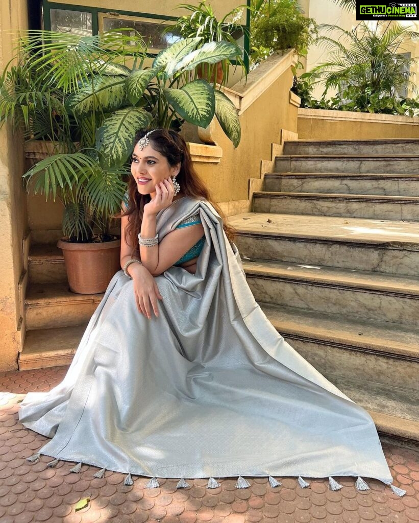Sherin Instagram - If I were to join a matrimonial site, which pic do you think I should use? 🤔 #sherin #saree #biggboss #ethnicwear #justforlaughs #thisjokeisgoingtobitemeinthe🍑