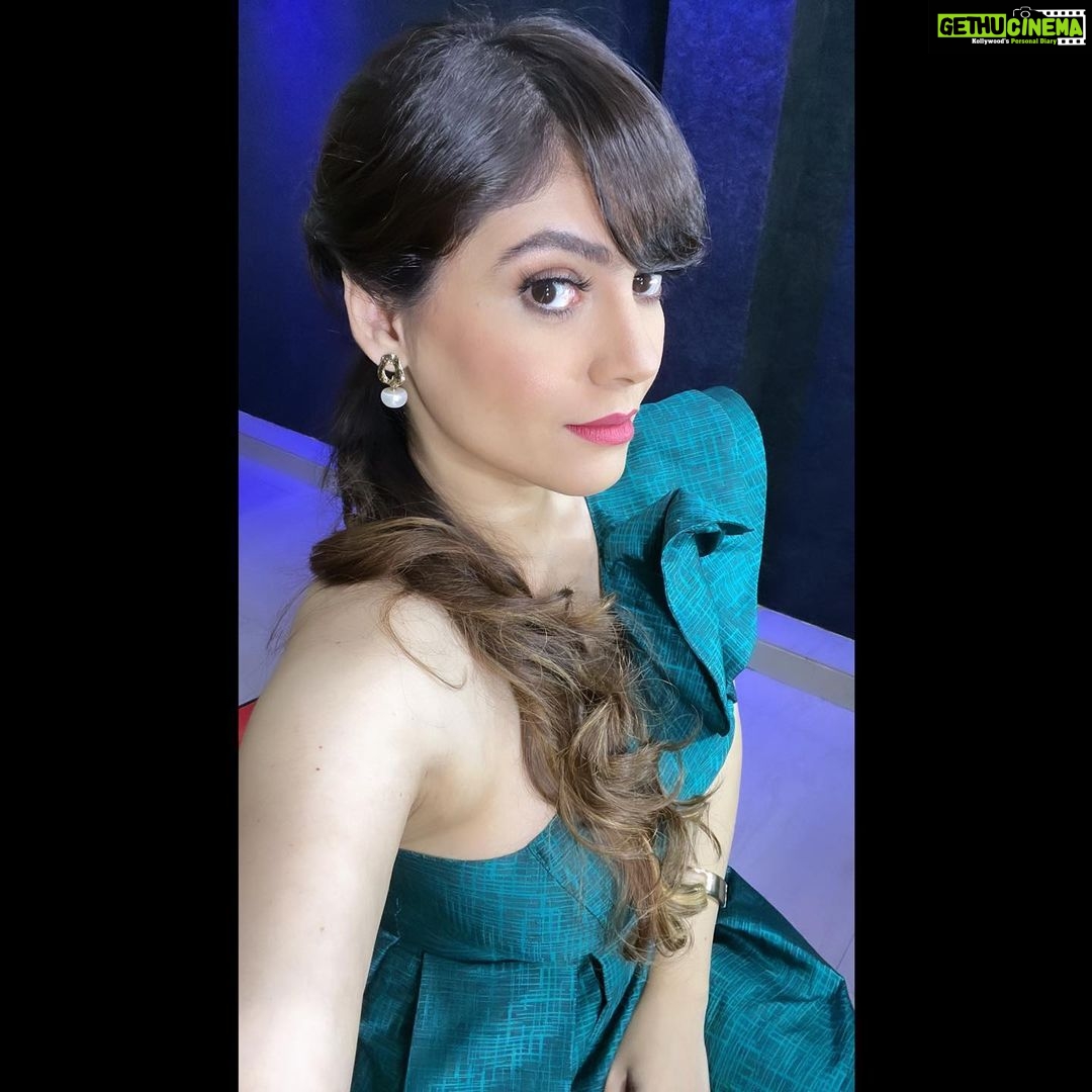 Sherin Instagram - Oh my god!! I woke up to such lovely messages and edits today, I am so overwhelmed by all your love and support that I cried š. Thank you, it was a difficult day but I am comforted with fact that I gave it my all and by the never ending encouragement I receive from each and everyone of you. Love you all and I will be back soon to entertain you š #sherin #cookwithcomali #cookuwithcomali