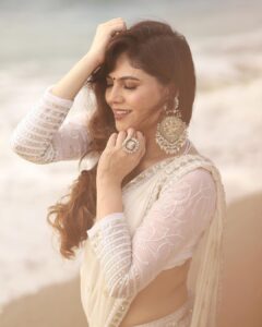 Sherin Instagram - Poseidon loves me and I love him! 
Costumes - @labelswarupa 
Makeup - @jiyamakeupartistry 
Hair - @mani_stylist_ 
Camera - @sat_narain @shotsbyuv @sakthi_fpv @sasi_raaja_thetravelaficionado 
#sherin #white #saree #cookwithcomali #love