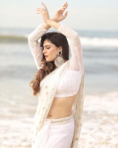 Sherin Instagram - Poseidon loves me and I love him! Costumes - @labelswarupa Makeup - @jiyamakeupartistry Hair - @mani_stylist_ Camera - @sat_narain @shotsbyuv @sakthi_fpv @sasi_raaja_thetravelaficionado #sherin #white #saree #cookwithcomali #love