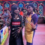 Sherin Instagram - Who wore it better? My vote for @vijaytvpugazh #cwc #cookwithcomali #cookuwithcomali #pugazh #sherin