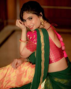 Sherin Instagram - 💚💖💛

Costumes - @labelswarupa 
Photography - @camerasenthil 
Makeup - @jiyamakeupartistry 
Hair - @mani_stylist_ 
Jewellery - @original_narayanapearls 
Organised by - @rrajeshananda 
#sherin #white #salwarsuits #cooking #cwc #cookuwithcomali #cookwithcomali #vijaytelevision