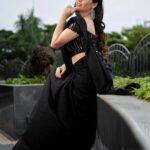 Sherin Instagram - Hello! Costumes - @labelswarupa Hair and makeup - @kaviyaartistry_off Photographer - @sat_narain @shotsbyuv @jascaptures_ @the.portrait.culture @fineshinejewels #blacksaree #love #cookuwithcomali #cookwithcomali #sherin #vijaytv Chennai, India