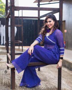 Sherin Instagram - Let’s disco 🕺 
Designer- @labelswarupa 
Make up - @jiyamakeupartistry 
Hair - @purpleplusnagu 
Photographer - @crackjackphotography 
#sherin #cookuwithcomali #cookwithcomali #vijaytelevision #love #purple