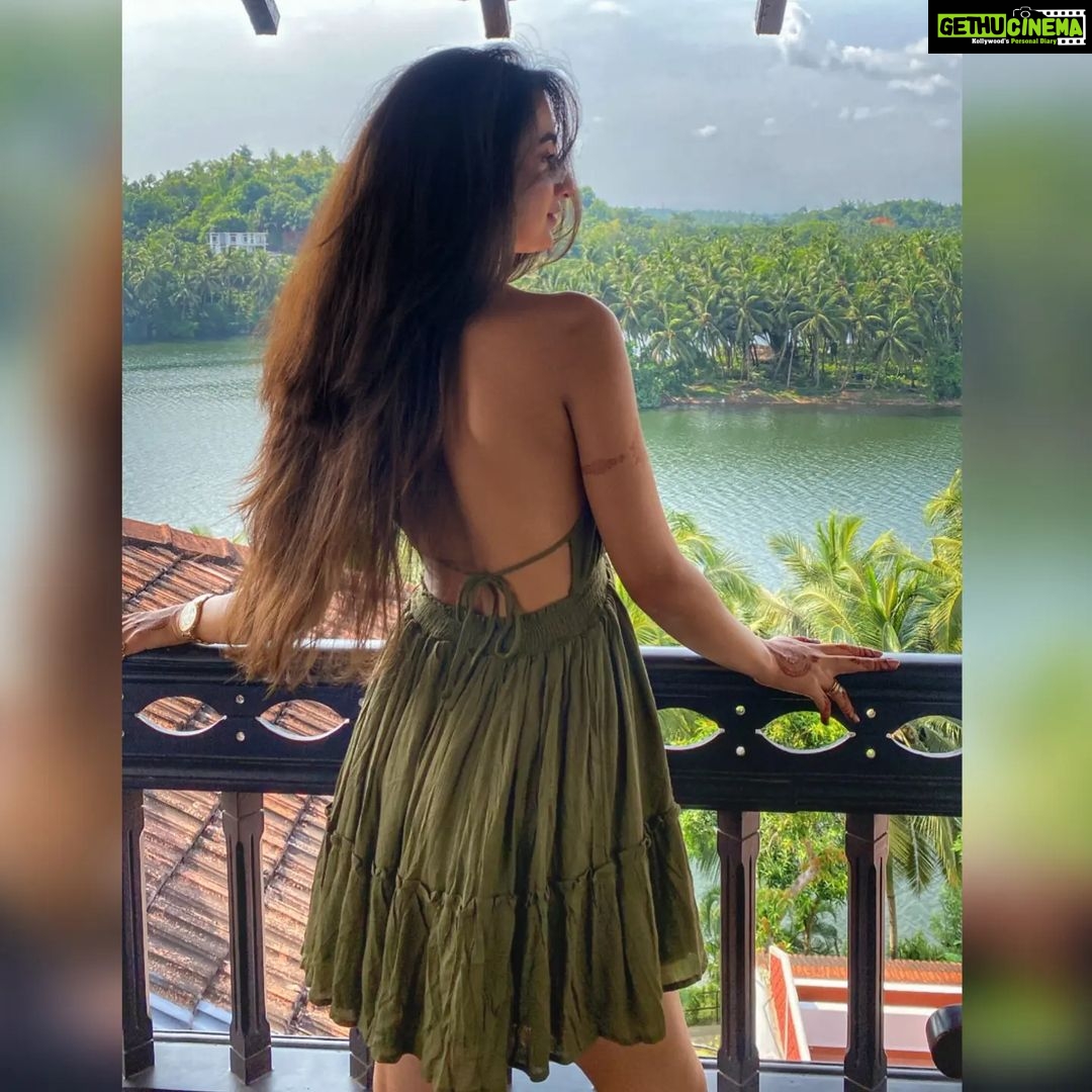 Sherlin Seth Instagram - Soaking in the beauty of Kerala 🤍 📸 @elizabethpaul__ ❤️ . . . . . . . . #sherlinseth #keralatourism #kerala #tamilactress #explorepage #explore #backwaters #forthegram #forme #foryou #beauty #nature #naturephotography #bollywood #beachdress #mehendi #henna #backless The Raviz Kadavu, Calicut
