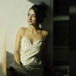 Sherlin Seth Instagram – Nonchalant 🍀
.
📸 @pravintalan @rupalisaagarphotography 
📍@the_artofvisuals 
.
.
.
.
.
.
.
#sherlinseth #mumbai #explorepage #explore #forthegram #foryou #forme #bollywood #tamilactress #comfort #beige #browneyes #sunkissed