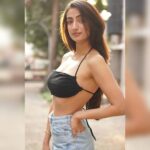 Sherlin Seth Instagram – ☀️🤍🍀
.
📸 @haranish.hrf 
.
.
.
#sunkissed #explorepage #fitness #explore #forme #foryou #denimskirt #sherlinseth