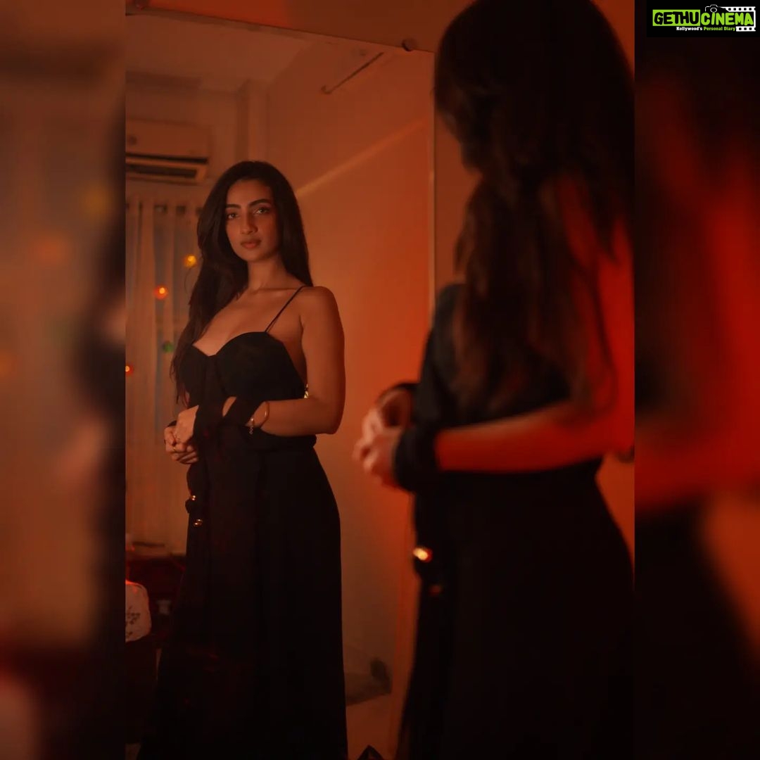 Sherlin Seth Instagram - The other side of me 🦁🎶 . . 📸 @haranish.hrf . . . . . . . #sherlinseth #forthegram #forme #foryou #explore #explorepage #viralpost #beautyshot #tamilactress #bollywood #bollywoodmovies #blackdress #mood #moodlighting