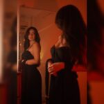 Sherlin Seth Instagram - The other side of me 🦁🎶 . . 📸 @haranish.hrf . . . . . . . #sherlinseth #forthegram #forme #foryou #explore #explorepage #viralpost #beautyshot #tamilactress #bollywood #bollywoodmovies #blackdress #mood #moodlighting