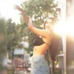 Sherlin Seth Instagram – ☀️🤍🍀
.
📸 @haranish.hrf 
.
.
.
#sunkissed #explorepage #fitness #explore #forme #foryou #denimskirt #sherlinseth