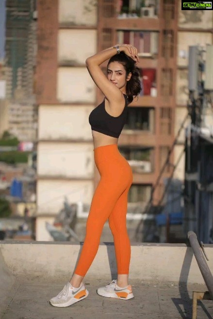 Sherlin Seth Instagram - Casually stretching on a rooftop, nothing major ! π₯Έπ . πΈ @iarijit111 . . . . . #sherlinseth #rooftop #gym #gymfit #gymfitness #orange #black #nike #nikeshoes #nikeairmax #tamilactress #bollywood #explore #explorepage #forme #forthegram #foryou