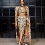 Shibani Dandekar Instagram - What an incredible evening celebrating Indian craftsmanship! Thank you to the Ambanis and @nmacc.india ❤️ The ‘India in Fashion’ exhibit was spectacular! What a night ⭐️ To the incredible team that put these looks together! I have no words ❤️ Thank you for coming through for me Style team extraordinaire @divyakdsouza with @punya.bh @fusionandfashion07 ⭐️ Fabulous HMU @inherchair assisted by @azima_toppo ⭐️ Outfit @anamikakhanna.in ⭐️ Jewellery @golecha_jewels Shoes @jimmychoo @id8mediasolutions On Farhan: Makeup - @swapnil_pathare Custom look by @urvashikaur Custom sandals by @aprajitatoor Photography @asusualunusual
