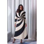 Shibani Dandekar Instagram - Opening of @nobudubai and @drink818 party at the @atlantistheroyal in Dubai! What a night! Thank you to @gucci for this stunning piece 🎱 Hair by my lovelies @charliefrancishair @sammie_lloyd_ My beautiful makeup artist for the night! If you see this please comment so I can tag you ❤️ thank you to @johneapenphotography for these gorgeous pictures! You were amazing 🙏🏽 #atlantistheroyal @iamanagementinternational @sonal_vara @ashtjc @bottomlinemedia @hcmediamgmt