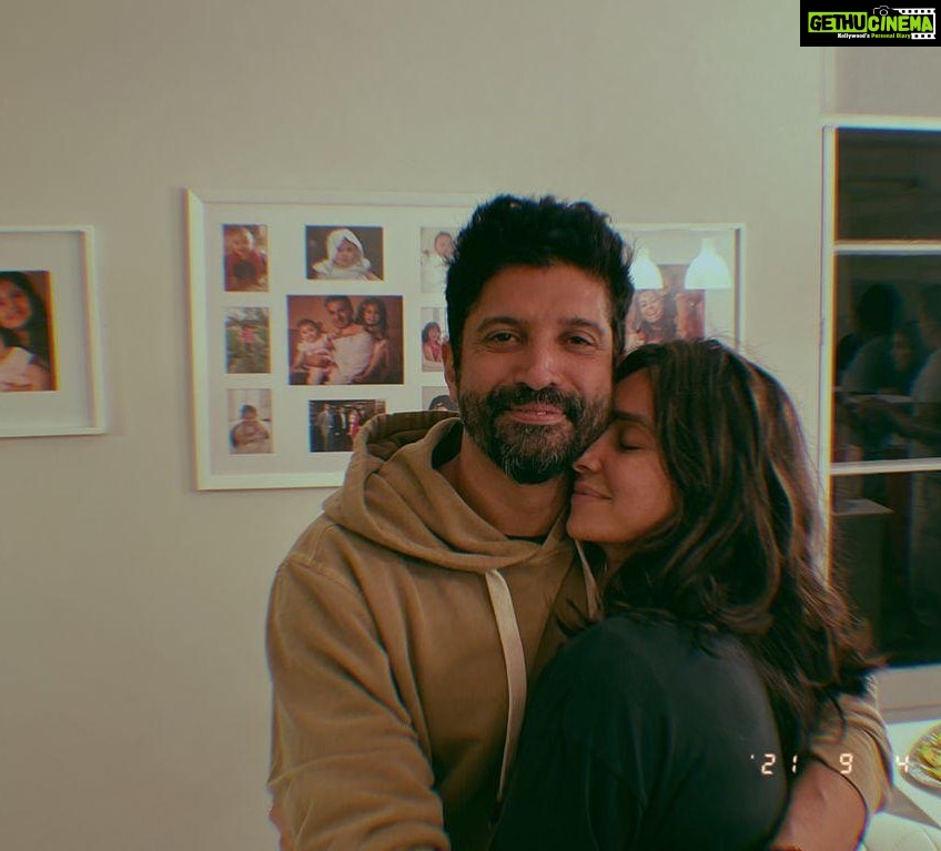 Shibani Dandekar Instagram - Been 5 and 1 in my happy place @faroutakhtar 💍❤️ Love you ♾️ photo by the fabulous @leshna18 ⭐️