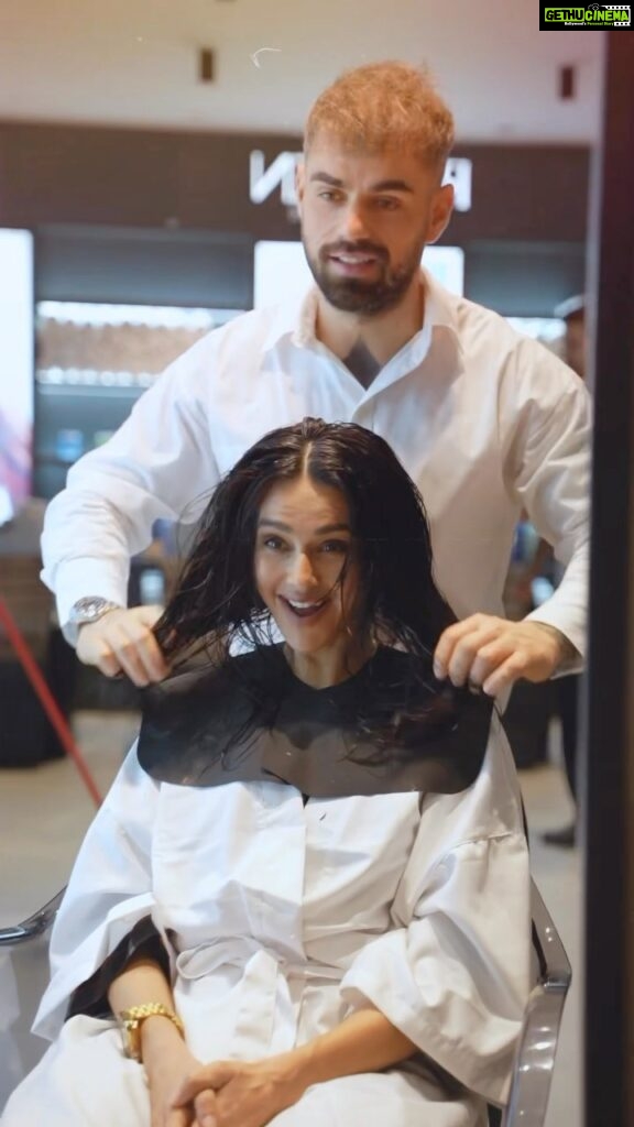 Shibani Dandekar Instagram - What an exquisite privilege it is to have the stunning Shibani as the inaugural patron to indulge in my very own opulent haircut service at the @florianhurelhaircouture . @shibaniakhtar #FlorianHurelHairCouture #1000$ #$1000haircut #FlorianHurel #luxurysalon #hairstylists #hairartists #mumbai