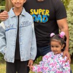 Shilpa Shetty Instagram - We are soo blessed to have you, Papa 🤗 We Love you loads… Viaan-Raj and Samisha 👨‍👩‍👧‍👦♥️🤗 Happy Father’s Day to all the amazing fathers out there. #HappyFathersDay #fathers #unconditionallove #family #blessedwiththebest #gratitude