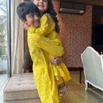 Shilpa Shetty Instagram - Aaj mahurat late hai ⌚️ Magar yeh rishta great hai 🥰😍🧿 Happy Raksha Bandhan to everyone celebrating ♥️ #RakshaBandhan #HappyRakhi #siblinglove #siblingbond #family #love #grateful #blessed