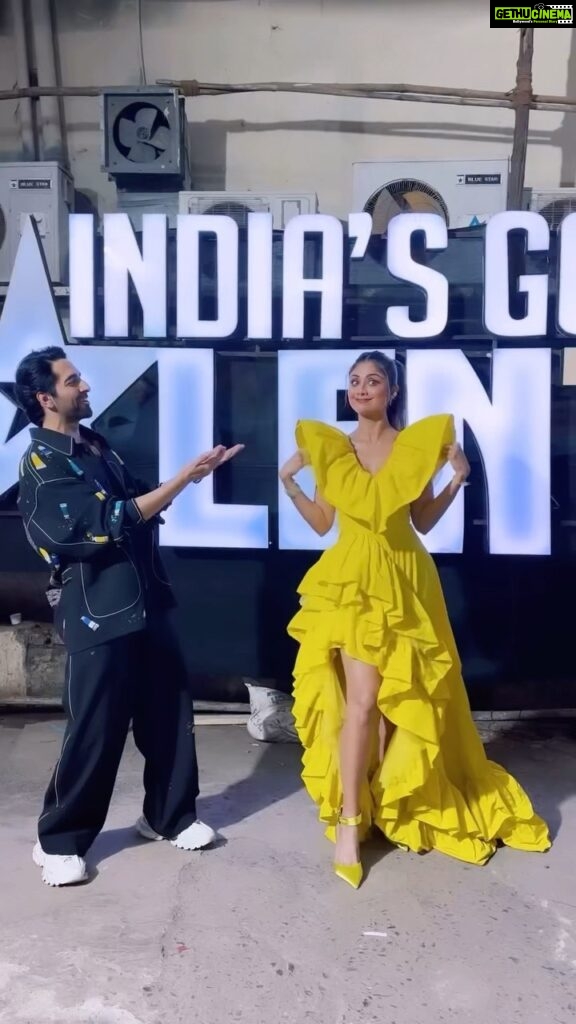 Shilpa Shetty Instagram - Dance lessons with the #DreamGirl ✅ Special appearance by @badboyshah 😆😆 @indiasgottalentofficial @sonytvofficial @fremantleindia #IndiasGotTalent #IGT #DreamGirl2 #DilKaTelephone2 #setlife #grateful