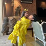 Shilpa Shetty Instagram - Aaj mahurat late hai ⌚️ Magar yeh rishta great hai 🥰😍🧿 Happy Raksha Bandhan to everyone celebrating ♥️ #RakshaBandhan #HappyRakhi #siblinglove #siblingbond #family #love #grateful #blessed