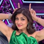 Shilpa Shetty Instagram - Aaj kuch different karte hain🤩 MukhAsans… because harr ek emotion zaroori hai 🤪😳🥹🤭🙄😈🥱 Swasth raho, mast raho… express karte raho!♥️ #MondayMotivation #EmojiDay #happysoul #SwasthRahoMastRaho
