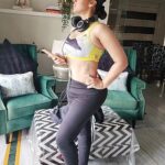 Shilpi Sharma Instagram - Beautiful Now by @zedd is the first song I listen to before my workout. It just puts me in a good mood no matter what. What's yours ??? Comment below... . . #fitnessmotivation #djshilpi #sundaymotivation