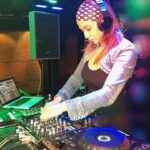 Shilpi Sharma Instagram - This is Magic 😍🎧 . . . . #dj #djshilpisharma