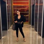 Shilpi Sharma Instagram - Outfit: perfect. Attitude: worth it. . . #attitude #photo #randomclick #shilpisharma #djshilpisharma