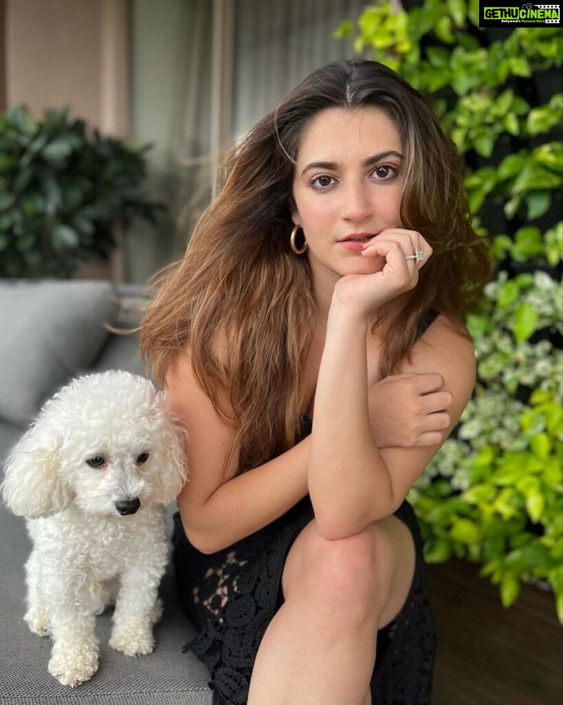 Shivaleeka Oberoi Instagram - How all shoots end when you have a clingy pup. 🖤🐶🫠