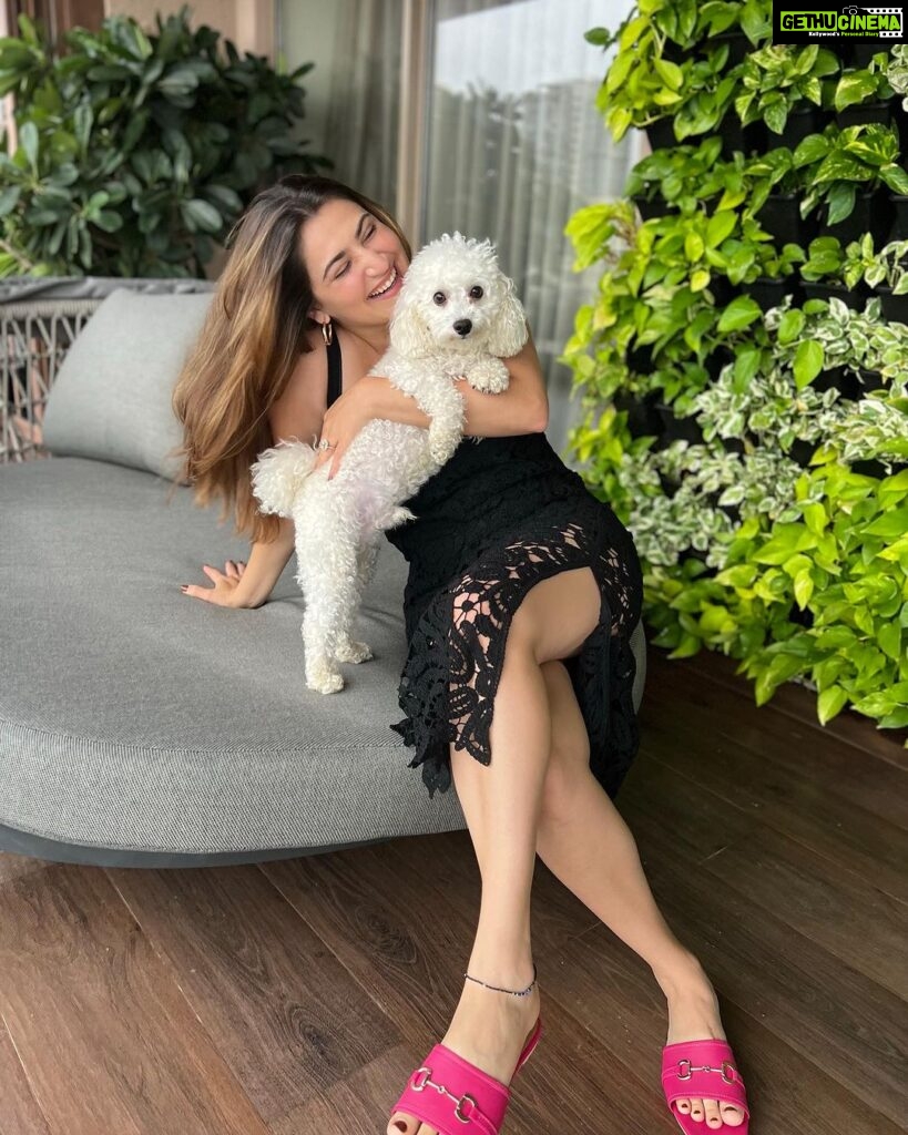 Shivaleeka Oberoi Instagram - How all shoots end when you have a clingy pup. 🖤🐶🫠