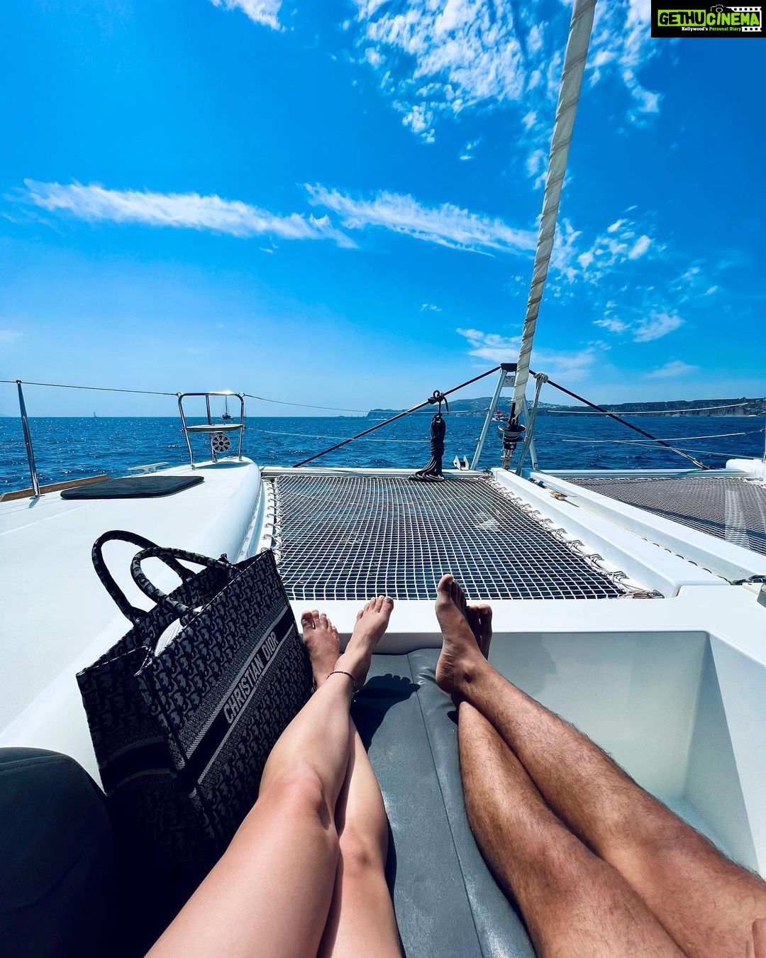 Shivaleeka Oberoi Instagram - The kinda blues I like! 🌊🐬🇬🇷🩵🧜🏻♀️ Santorini, Greek Islands
