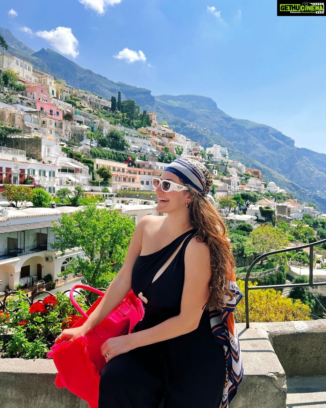 Shivaleeka Oberoi Instagram - Amalfi Coast, baby! 🍋🌊☀️ Positano, Amalfi Coast, Italy