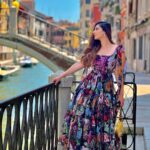 Shivaleeka Oberoi Instagram - Falling in love with Venice, one canal at a time. 🛶🥰 #venice #magic #italy #gondola #canal #venezia #travelgram #inlove #beautifuldestinations #italia #eurotrip #italytravel 🇮🇹 Venice, Italy