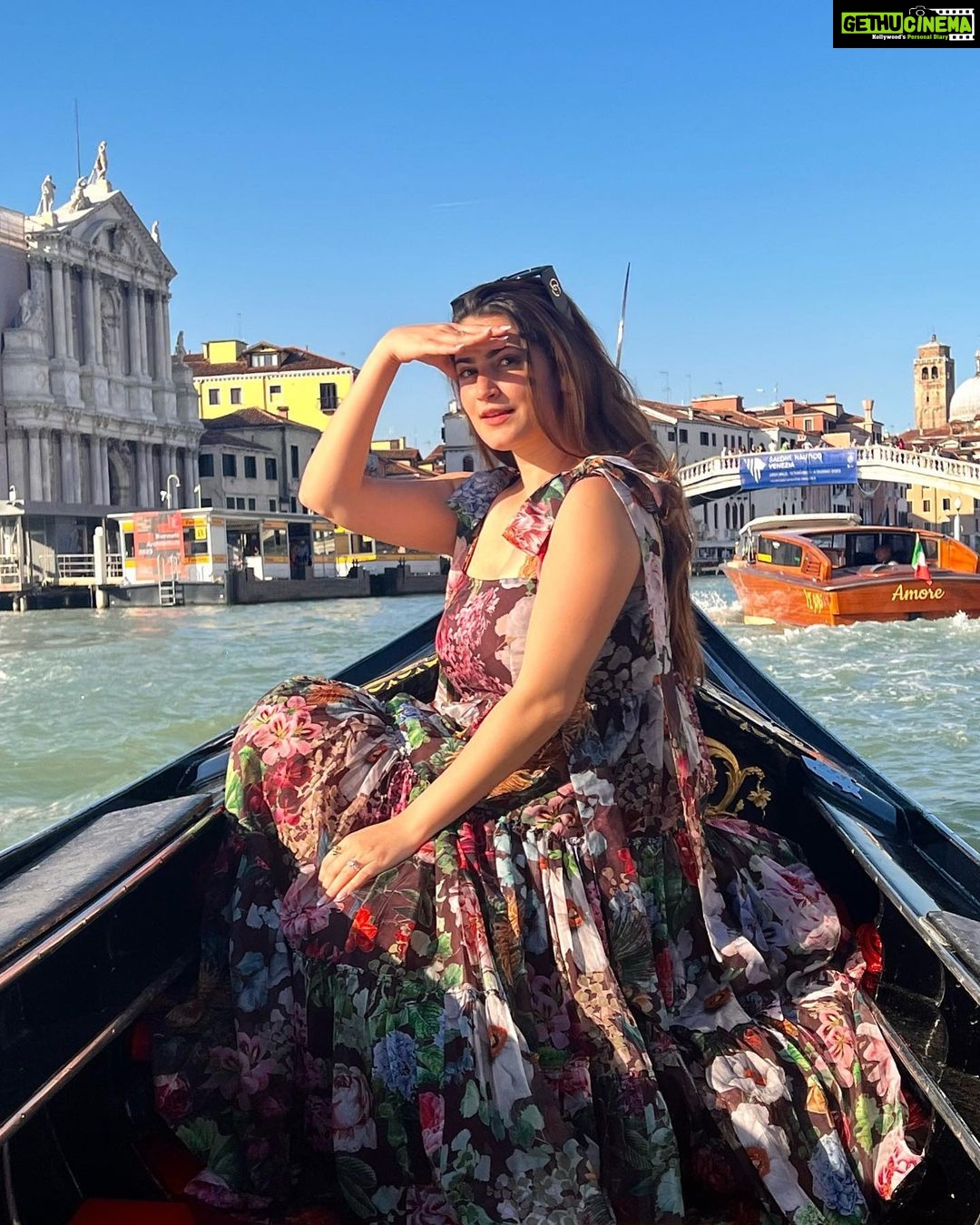 Shivaleeka Oberoi Instagram - Falling in love with Venice, one canal at a time. ๐ถ๐ฅฐ #venice #magic #italy #gondola #canal #venezia #travelgram #inlove #beautifuldestinations #italia #eurotrip #italytravel ๐ฎ๐น Venice, Italy