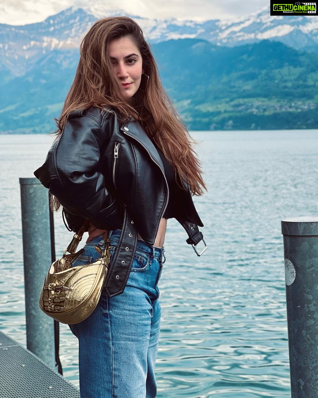 Shivaleeka Oberoi Instagram - Swiss weather! 🖤🧸 Thun, Switzerland