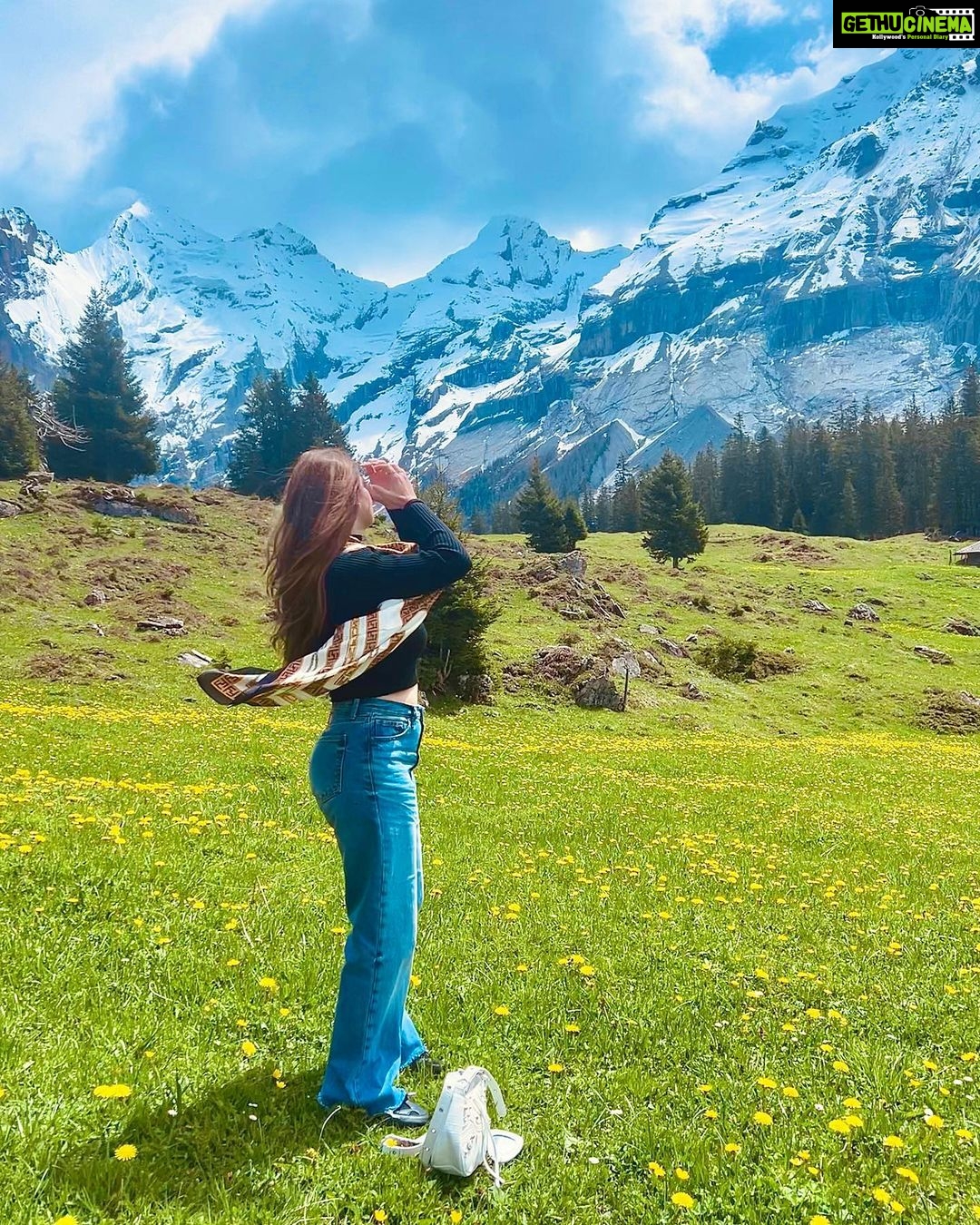 Shivaleeka Oberoi Instagram - βJaa, Shivaleeka, jaa. Jee le apni zindagi.β π€ͺπΌπΎποΈπ Swiss Alps