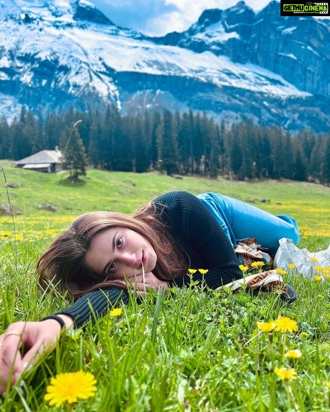 Shivaleeka Oberoi Instagram - βJaa, Shivaleeka, jaa. Jee le apni zindagi.β π€ͺπΌπΎποΈπ Swiss Alps