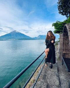 Shivaleeka Oberoi Instagram - Swiss state of mind!🇨🇭✨ #switzerland #europetravel #beautifuldestinations #interlaken #lakethun #swissalps #eurotrip Interlaken, Switzerland