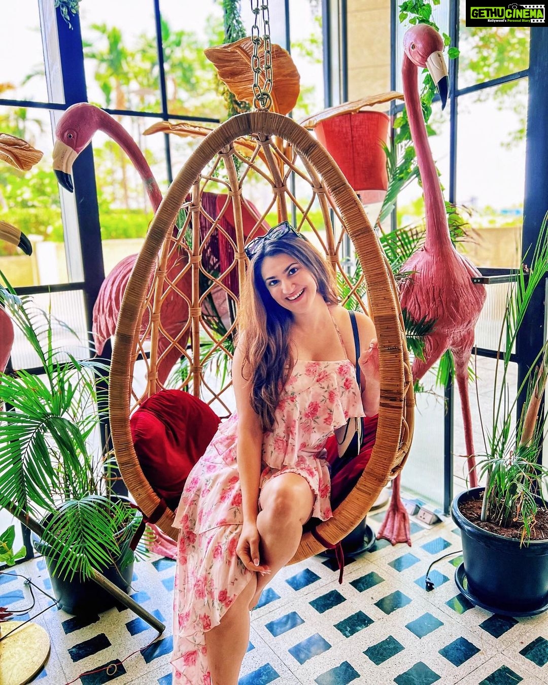 Shivaleeka Oberoi Instagram - Have a Flamingood day! 🦩🦩🦩 #HappyMonday ☀️
