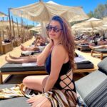 Shivaleeka Oberoi Instagram – Heeey Mykonos! 🇬🇷
Greece-y hair, don’t care! 😌🌊☀️ Mykonos, Greece