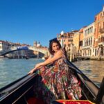Shivaleeka Oberoi Instagram - Falling in love with Venice, one canal at a time. 🛶🥰 #venice #magic #italy #gondola #canal #venezia #travelgram #inlove #beautifuldestinations #italia #eurotrip #italytravel 🇮🇹 Venice, Italy