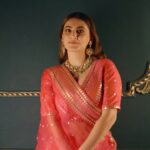 Shivaleeka Oberoi Instagram - Wedding memories are a delightful mix of perfection and imperfection. But you can turn those bridal beauty faux pas into fabulous fashion statements, with Lakmé ‘s #FashionistasFix 💫 With Lakmé by your side, embrace every moment and transform any beauty faux pas into an opportunity to shine brighter. Here are some of my go to bridal products: ✨Lakmé Absolute Wet & Dry Compact ✨ Lakmé Absolute Explore Eye Shadow Stick ✨ Lakmé Absolute Lip Mousse Head over to @lakmeindia and discover your go-to products for this Wedding Szn! #FashionistasFix #LakméBride #BridesOfLakmé #WeddingSzn #LakméBridalMakeup