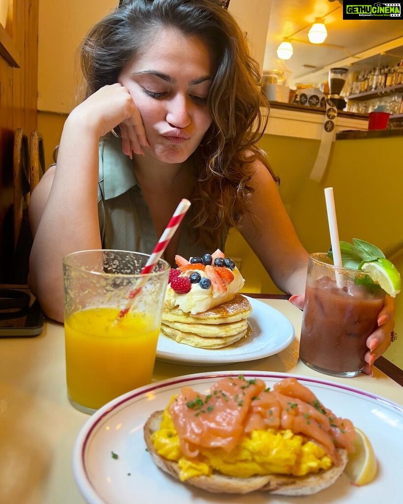 Shivaleeka Oberoi Instagram - The breakfast club! 🥞🍽️☀️