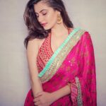 Shivaleeka Oberoi Instagram – Barbie coreeee 💗
Which is your fav look? 😛💓