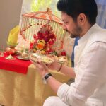 Shivin Narang Instagram - Happy Ganesh Chaturthi 🤍✨🙏 . . Wearing : @saundhindia Outfit by : @neelangi_johari