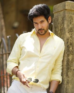 Shivin Narang Instagram - Hello Siri !
Photo dump please
.
.
#shivin #shivinnarang #photodump 
@retouchbyhim @clickwitharjun