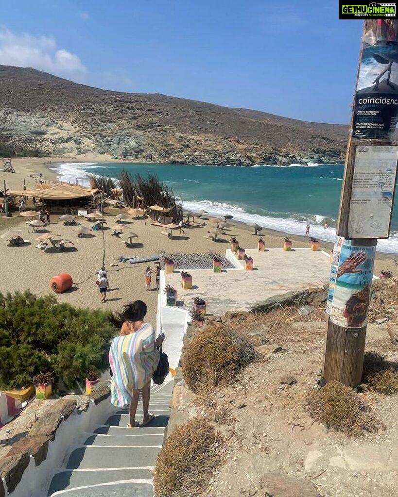 Shonali Nagrani Instagram - Craving colour ? #tinos #greece #beach #swim #swimwear #cliff #greekisland #islandlife🌴 @tinostoday @tinos_island_official