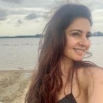 Shonali Nagrani Instagram – Lakeside in Leiden :) 

#netherlands #lakeside #leiden #swimming #summerinnnetherlands @anisha_aod